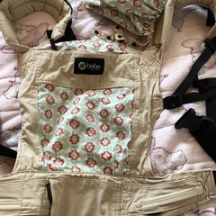 抱っこ紐　ボバキャリア フローラル　中古の画像