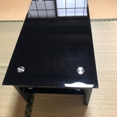 ガラステーブル(決まりました)の画像