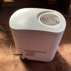 加湿器　電源、湯気出ました。アルコール除菌済　電源ボタンのみ壊れ...
