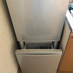シャープ冷蔵庫137Lの画像