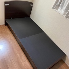跳ね上げ式収納付きベッドフレーム