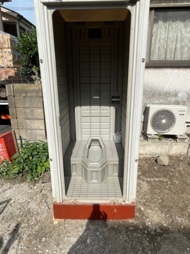 中古販売　水洗式.汲み取り式(ポンプで水が流れます)リースも御座います。