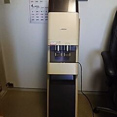 半額にしますウォーターサーバー（中古美品）HC98L-WD AM2