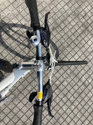 【エスケープR3】新車❗️ジャイアント製　SALE中❗️定価71500円　新色ホワイト❗️若林自転車　唐崎店