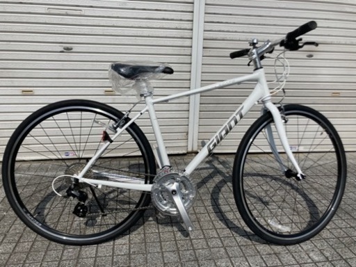 【エスケープR3】新車❗️ジャイアント製　SALE中❗️定価71500円　新色ホワイト❗️若林自転車　唐崎店