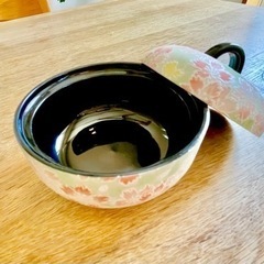 桜柄の蓋付き容器皿の画像