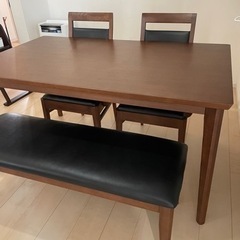 ダイニングテーブル4点セット(DTロレイン5H 135MBR/DCロレイン3MBR/ベンチ)の画像