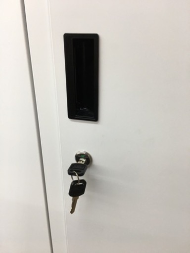 3人用ロッカー　鍵付き