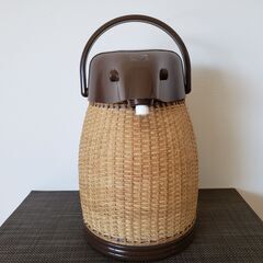 象印　魔法瓶　天然の籐を使用　2.2L　（保冷保温）