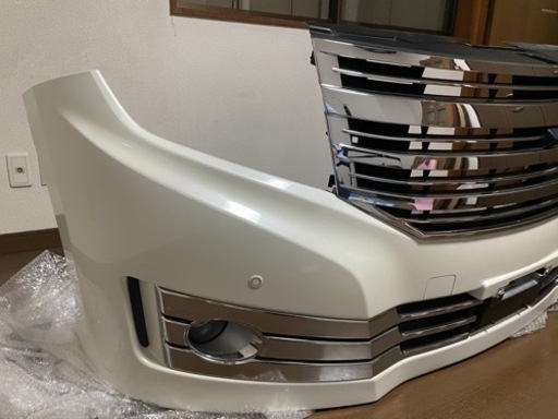 エルグランド　フロントバンパー　グリルセット