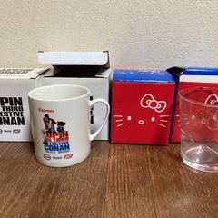 キティちゃんのコップと、ルパン&コナンのマグカップ