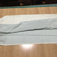 ペールグリーンの遮光カーテン　178×100 2枚