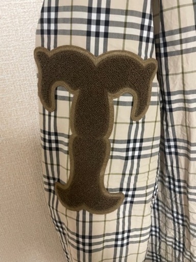 Burberry チェックロゴあり！　カッコいいですXLサイズ