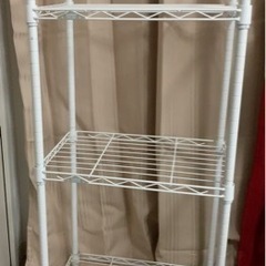 決まりました。スチール棚　白　高さ103（キャスター付)横43c...