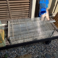 鉄の棚、ラックの画像