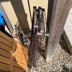 鉄の棚、ラックの画像