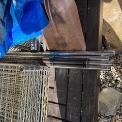 鉄の棚、ラックの画像