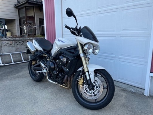 【正規輸入車】Triumph Street Triple トライアンフ