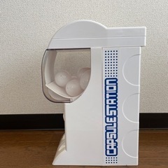 バンダイ・パーティ用ガシャポンマシン（箱・カプセル付き）の画像