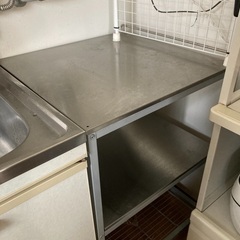 無料‼️お譲りします‼️IKEA・ステンレスラック　ワゴン・作業台