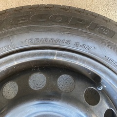 トヨタアクア純正ホイールタイヤ4本セット185/60R15の画像