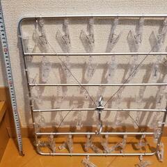 【値下げ】無印良品　アルミ角形ハンガー　46ピンチ有の画像