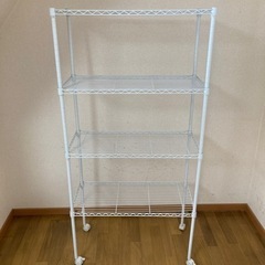 白スチールラックの画像