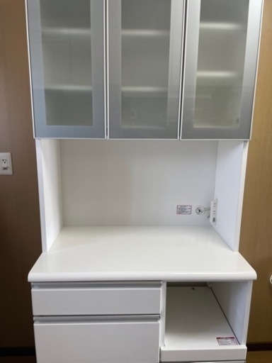 美品　キッチンテーブル　食器棚