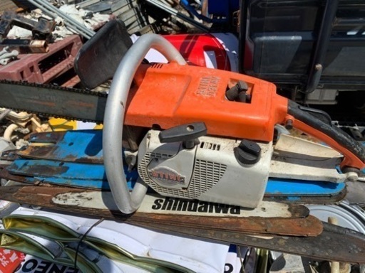 チェンソー▲エンジン！チェーンソー！スチール！エンジンかかりました。