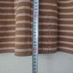 ボーダー柄とレース切替のワンピースの画像