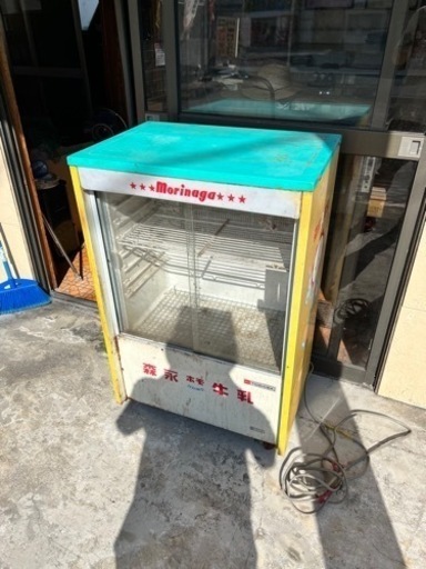 棚としてお使いください　森永マミー　業務用冷蔵庫