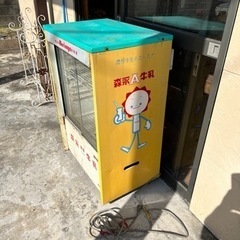 棚としてお使いください　森永マミー　業務用冷蔵庫の画像