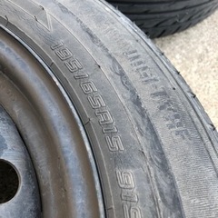 ダンロップ　ノーマルタイヤ とホイール キャップ4本セットの画像