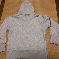 チャンピオン　パーカー　メンズLサイズ　グレーの画像