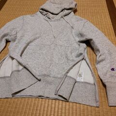 チャンピオン　パーカー　メンズLサイズ　グレーの画像