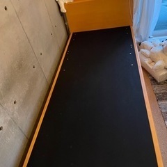 ベッド(はね上げ式収納つき)の画像