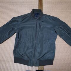 メンズMサイズ　モスグリーン　ジャンパー　薄手