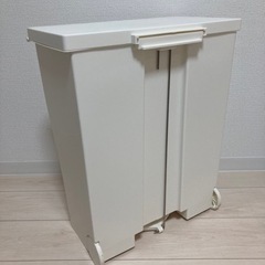 クード(Kcud) ゴミ箱　39L 横型　ペダル式　ホワイトの画像