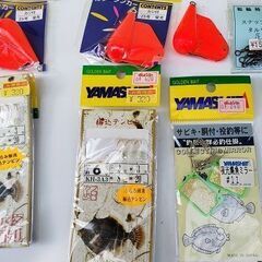 カワハギ釣りのハリ、おもり、反射板の画像