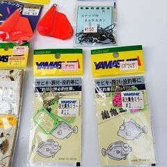 カワハギ釣りのハリ、おもり、反射板の画像