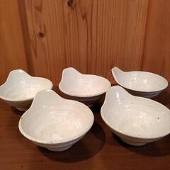 差し上げます⑶白い小鉢５ケ