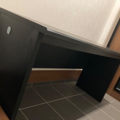 黒い、長机 譲ります