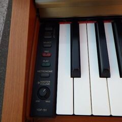 YAMAHA　ヤマハ YDP-151C　ARIUS　アリウス　電子ピアノ　88鍵　デジタルピアノ　ニューチェリー調　椅子付き　説明書有り　2006年製　￥26,180税込の画像