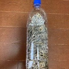 缶のプルトップ　1000個の画像
