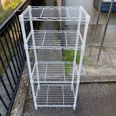 決まりました。スチール棚　白　