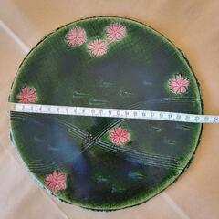 和皿　可愛いピンク桜、すずしげな緑色の画像