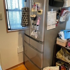 日立　570L 自動製氷器付き　冷蔵庫