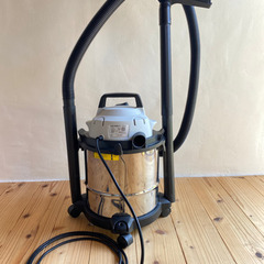 乾湿両用掃除機 １２Ｌ 4000円の画像