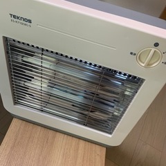 後5時間出品終了　TEKNOS 電気ストーブ　ES-K710(W)-S
