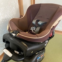 コンビ　チャイルドシート　ゼウスターンシリーズ